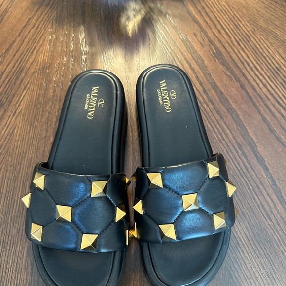 Authentic Valentino rock stud platform sandal - Picture 7 of 7